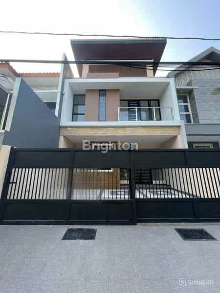 dijual rumah sutorejo