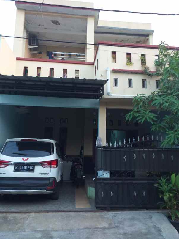 dijual rumah taman alamanda karang