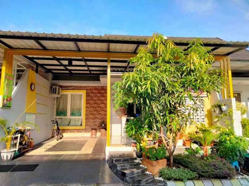 dijual rumah taman dhika sidokerto