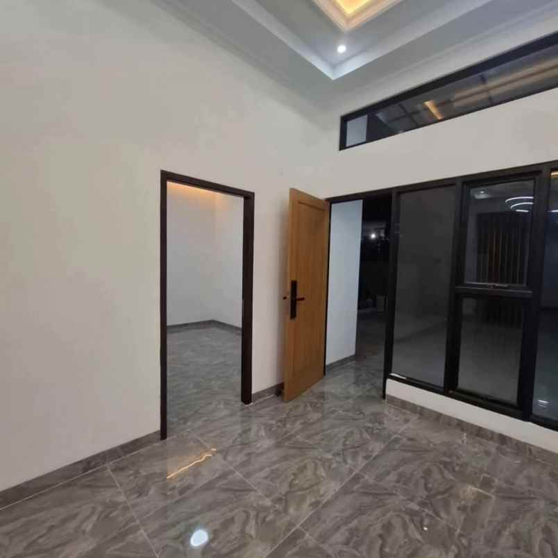 dijual rumah taman harapan baru kota