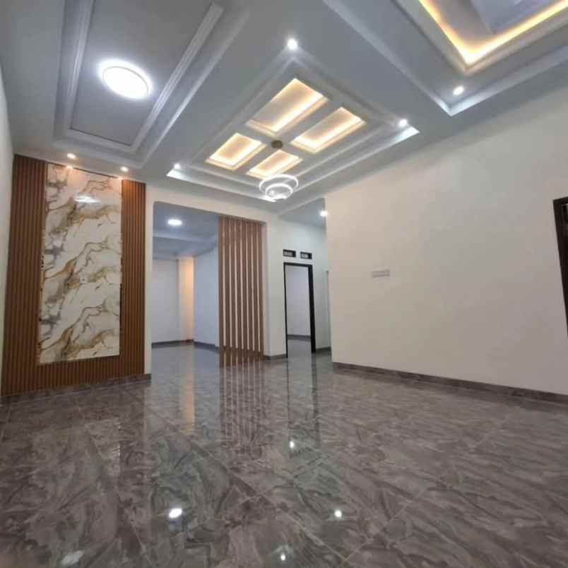 dijual rumah taman harapan baru kota