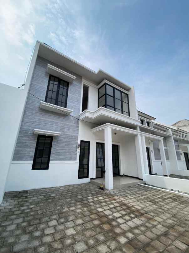 dijual rumah taman jivva kebraon