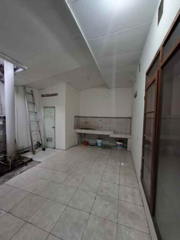 dijual rumah taman kopo indah 3