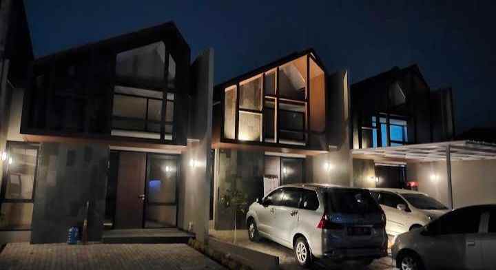 dijual rumah taman kopo indah 5