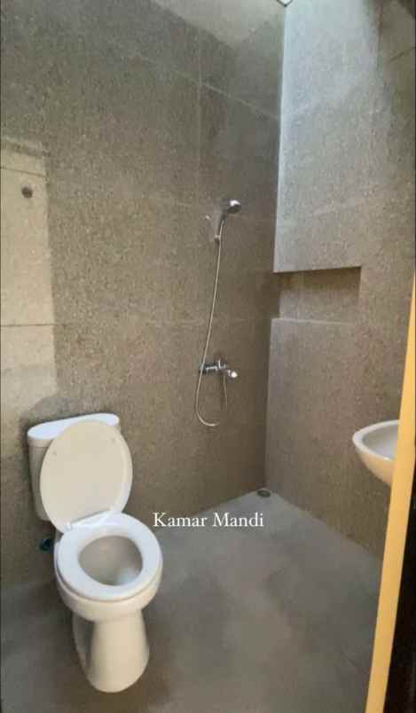 dijual rumah taman kopo indah 5