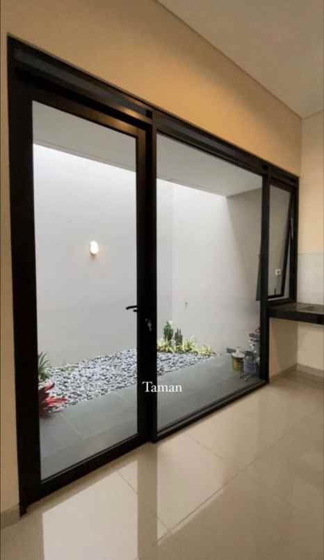 dijual rumah taman kopo indah 5