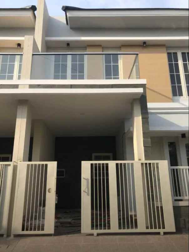 dijual rumah taman pondok indah