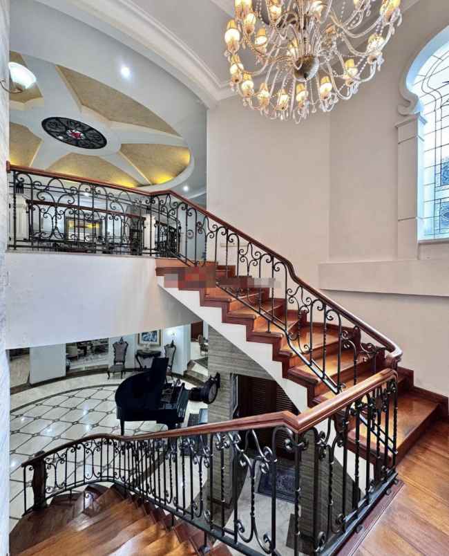 dijual rumah taman pondok indah pondok