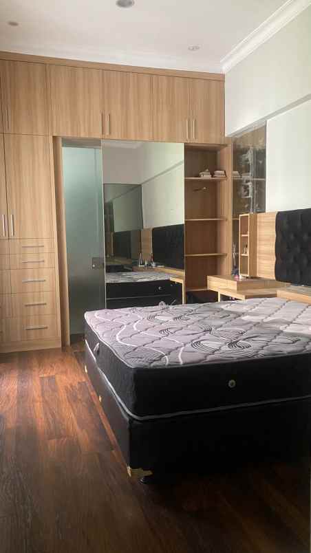 dijual rumah taman puspa raya citraland