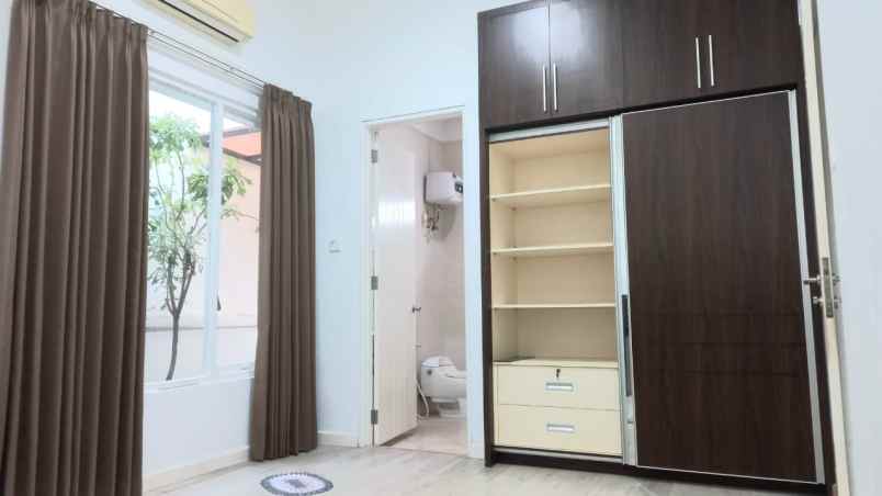 dijual rumah taman puspa raya citraland