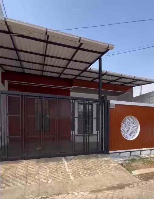 dijual rumah taman surya