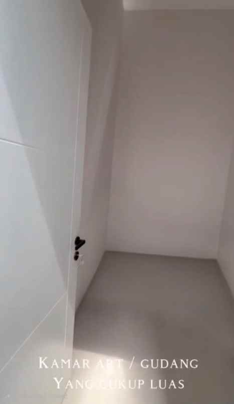 dijual rumah taman surya