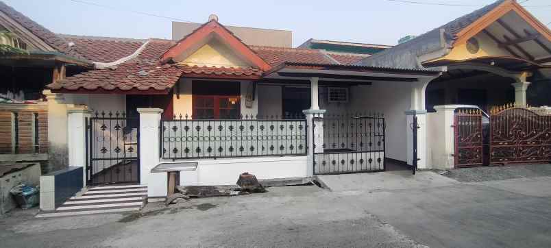 dijual rumah taman tridaya tambun