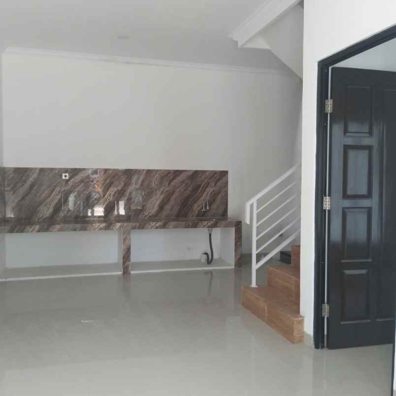 dijual rumah tb simatupang