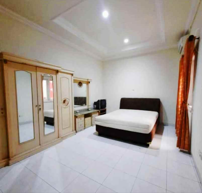 dijual rumah tenggilis