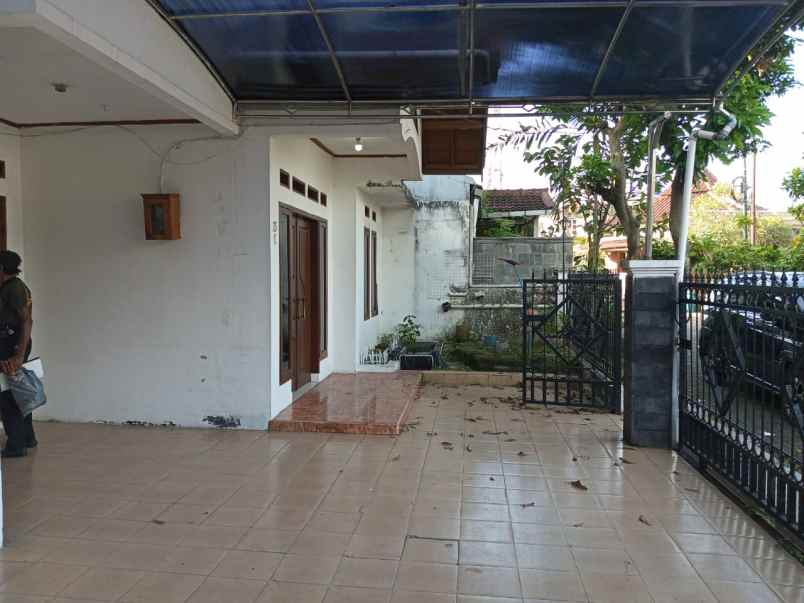 dijual rumah terawat komplek pratista antapani bandung