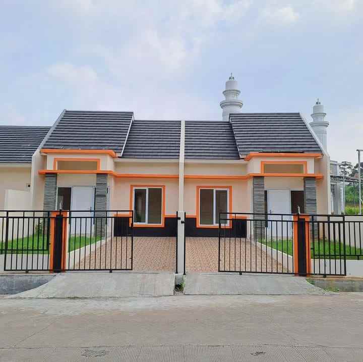 dijual rumah the grove 2 jalan raya