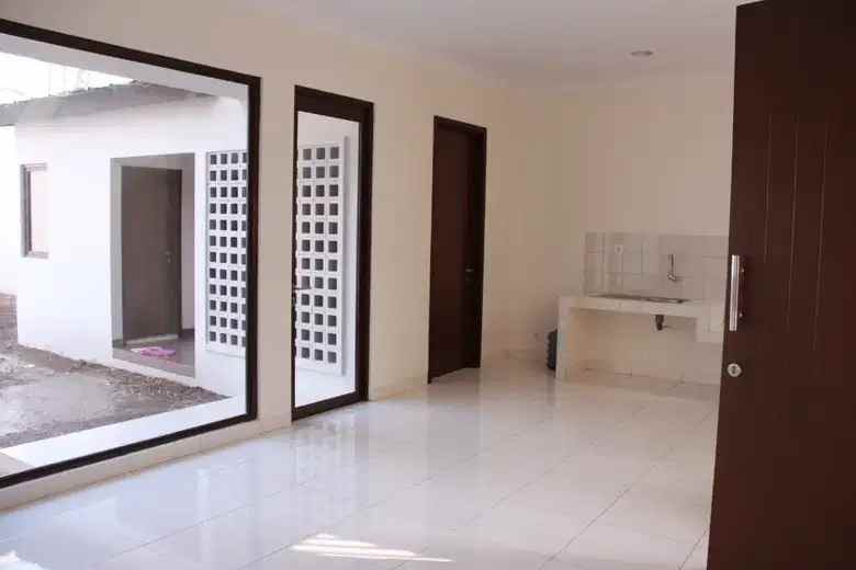 dijual rumah tinggal terawat di bsd