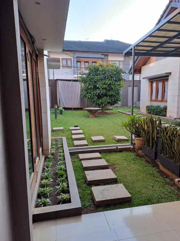 dijual rumah tubagus ismail dago kota