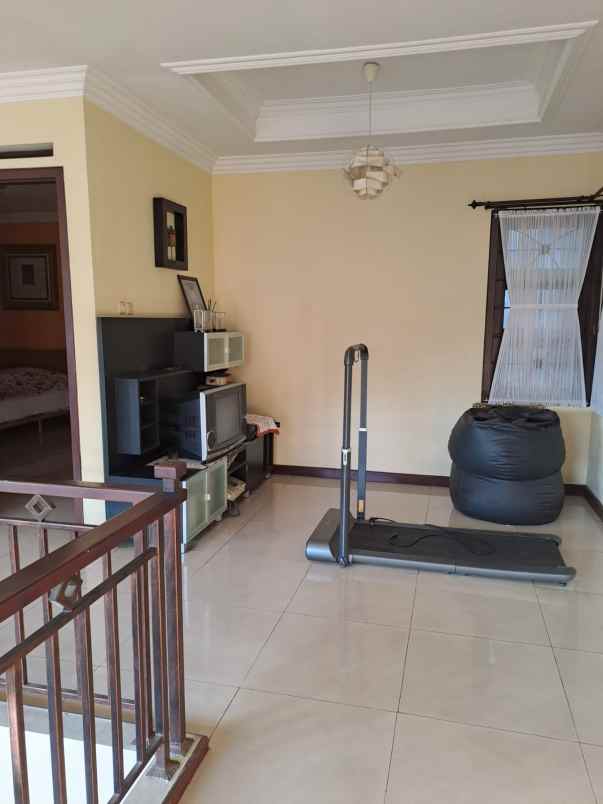 dijual rumah tubagus ismail dago kota