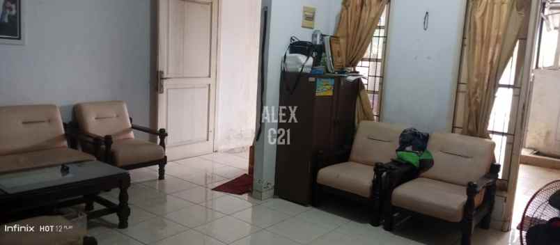 dijual rumah ujung menteng