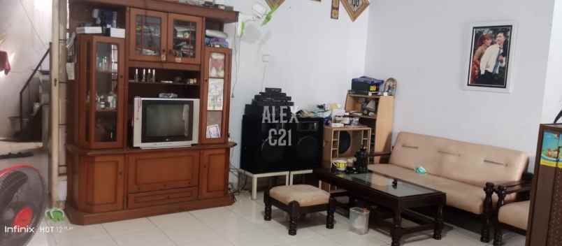 dijual rumah ujung menteng