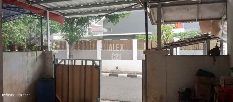 dijual rumah ujung menteng