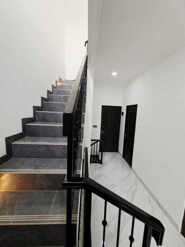 dijual rumah veteran bintaro pesanggrahan