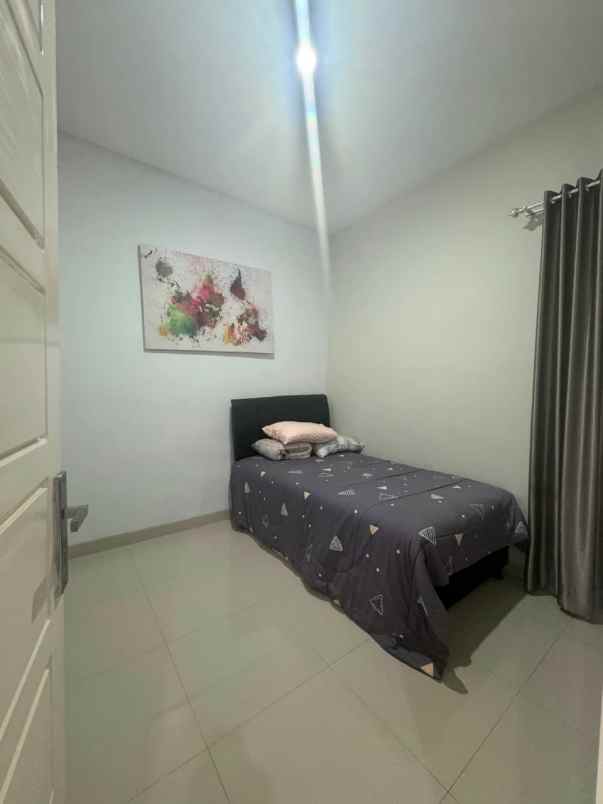 dijual rumah villa full furnish lokasi temas kota batu