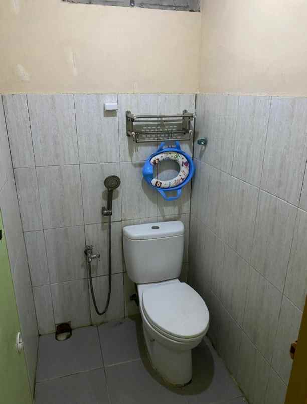 dijual rumah villa gading harapan pintu