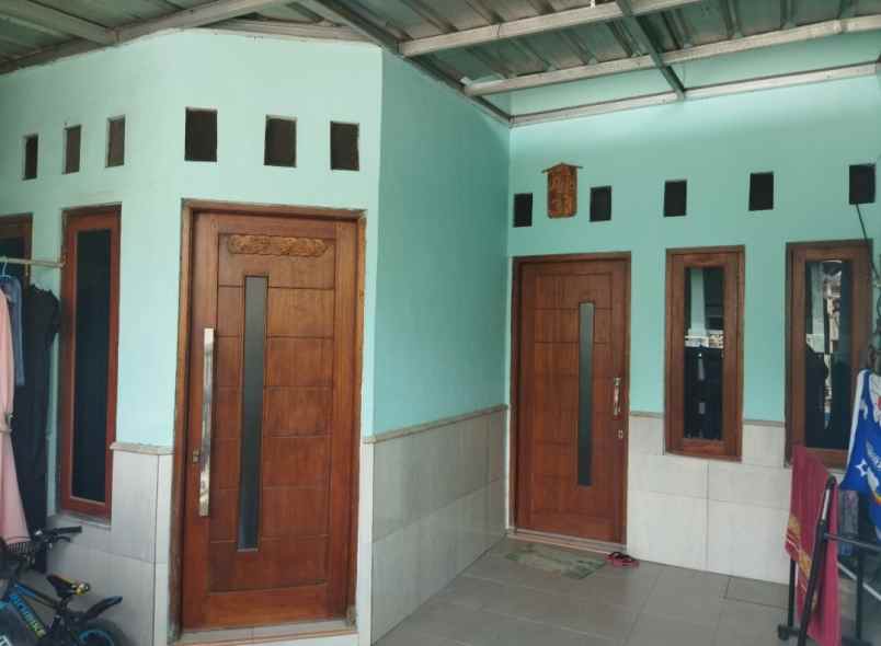 dijual rumah villa gading harapan pintu