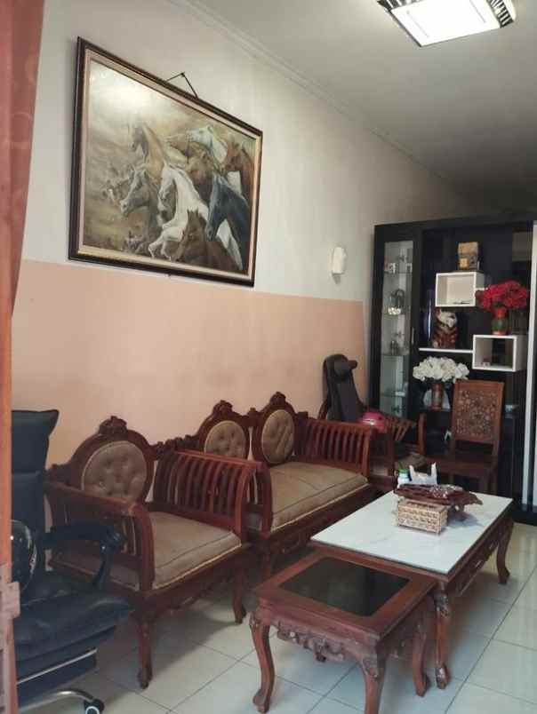 dijual rumah villa pasirwangi