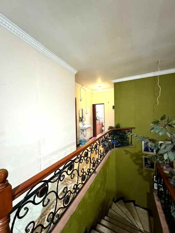 dijual rumah villa permata gading