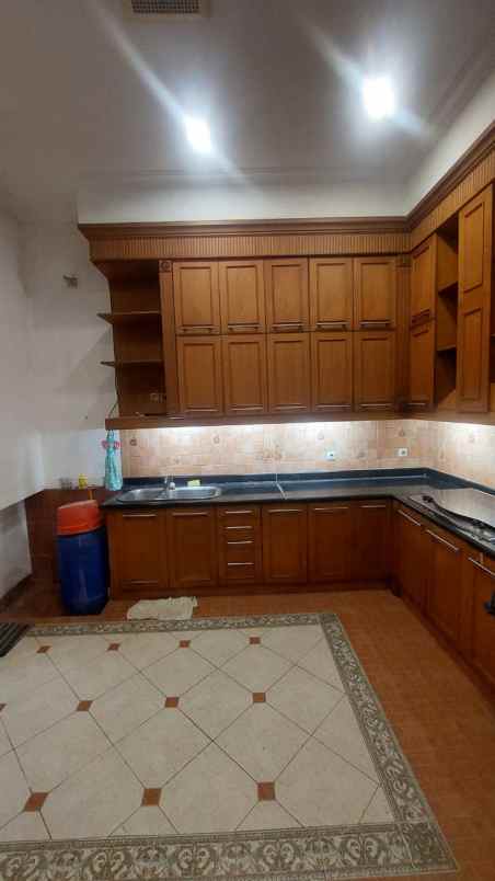 dijual rumah villa permata gading
