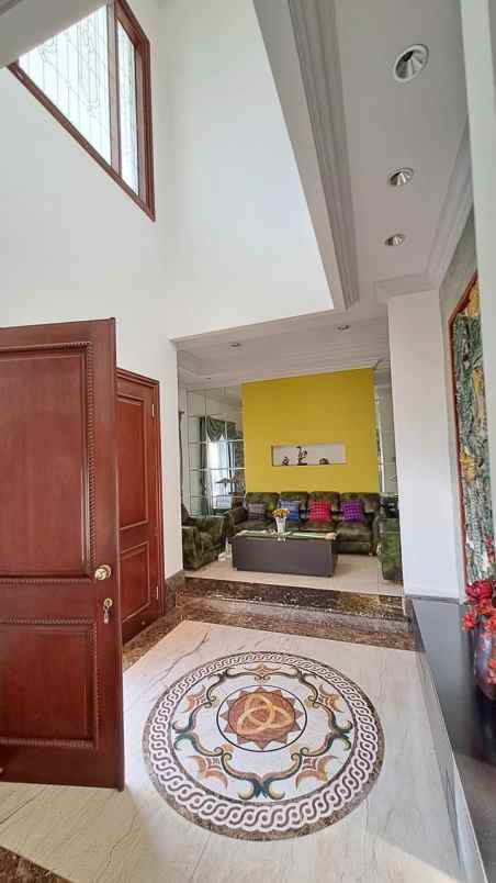 dijual rumah villa permata gading