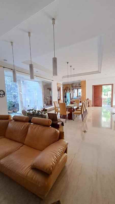 dijual rumah villa permata gading