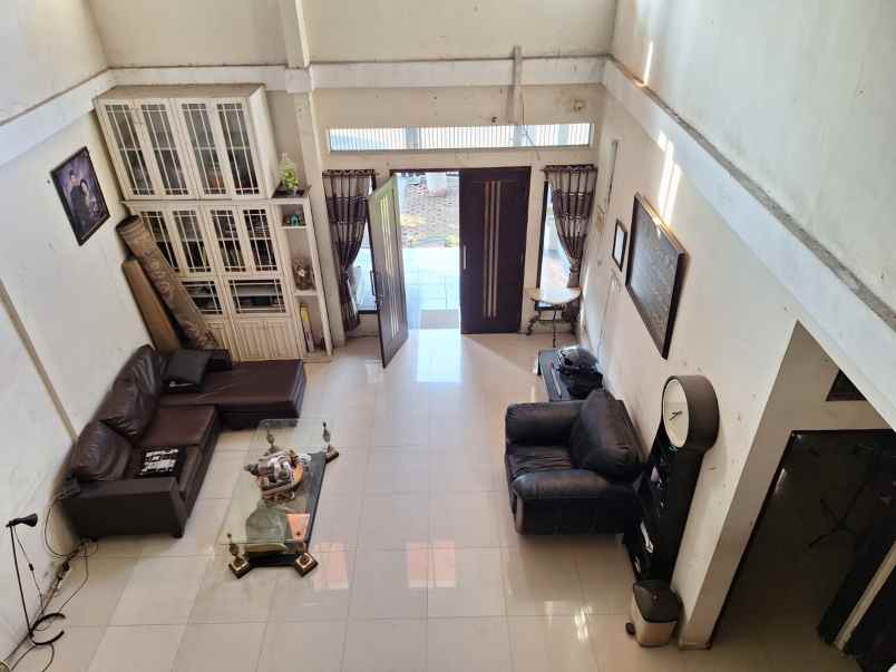 dijual rumah villa serpong