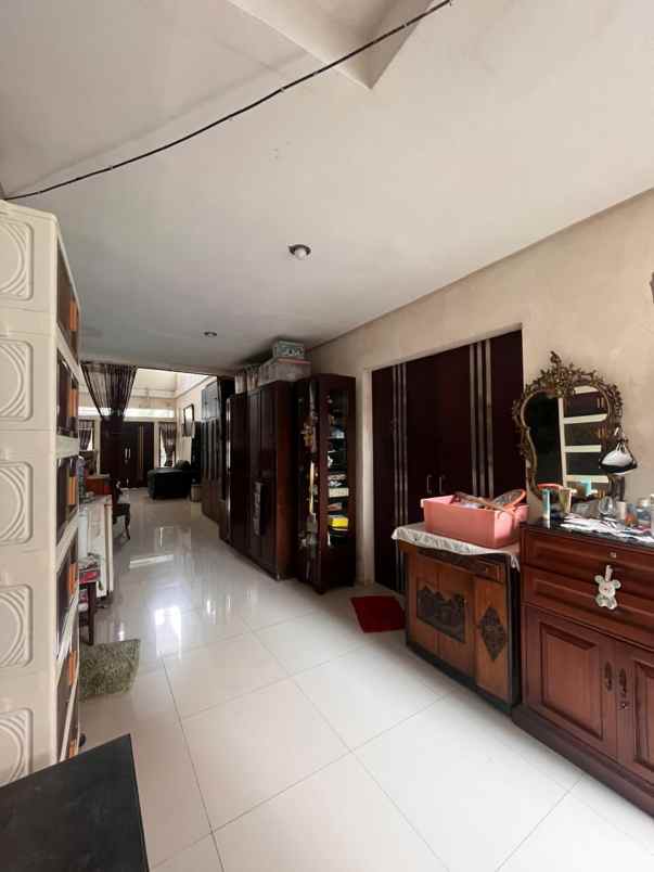 dijual rumah villa serpong