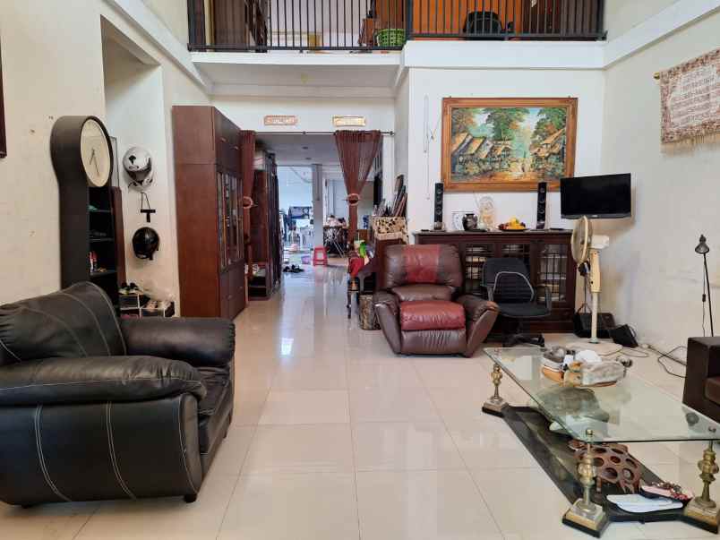 dijual rumah villa serpong