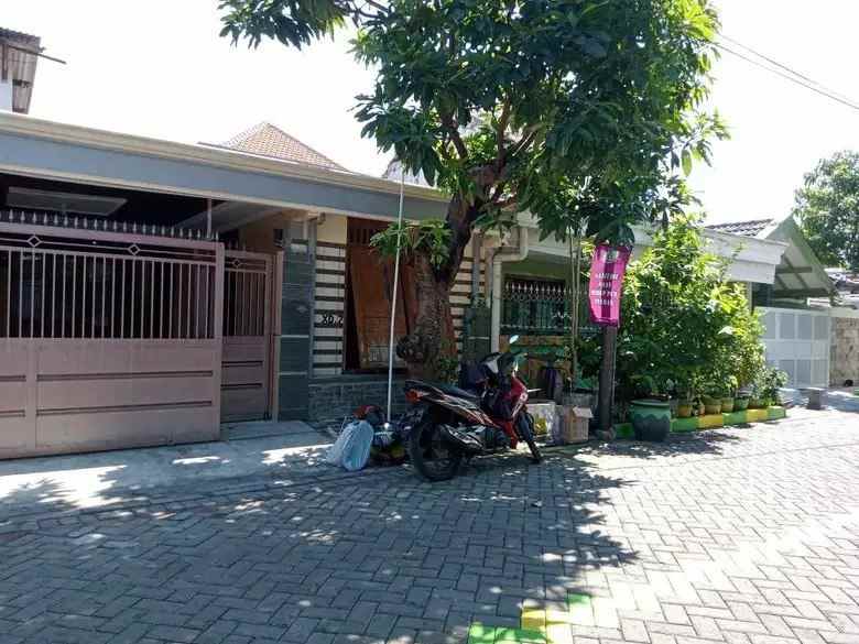 dijual rumah wisma lidah kulon