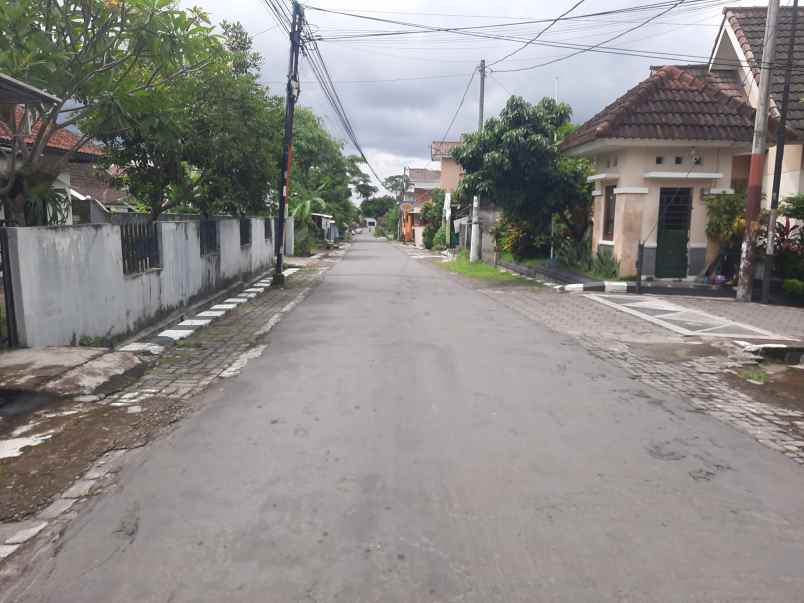 dijual tanah gentan jl kaliurang km 10