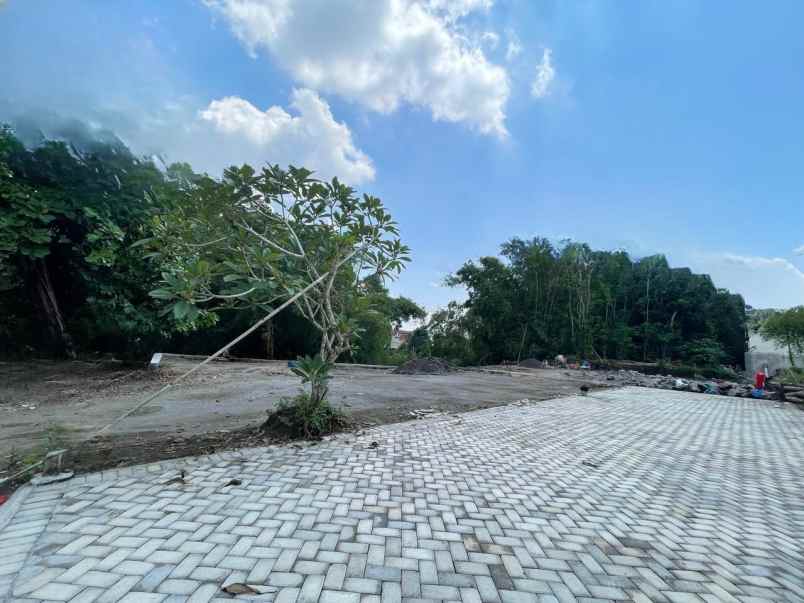 dijual tanah jl condongcatur kabupaten