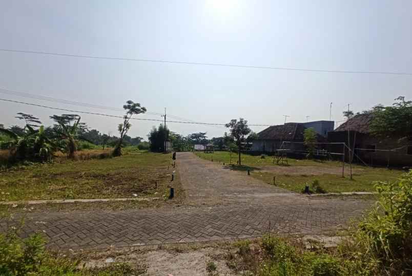 dijual tanah kemuning sumbersuko kec