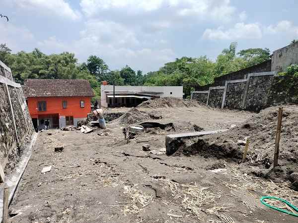 dijual villa jl jalak ngringin condong