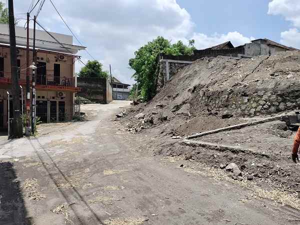 dijual villa jl jalak ngringin condong