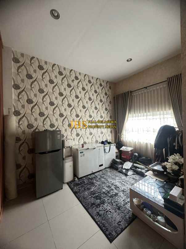 dijual villa komplek givency one type