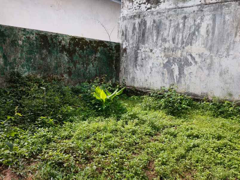 dijual villa songgokerto