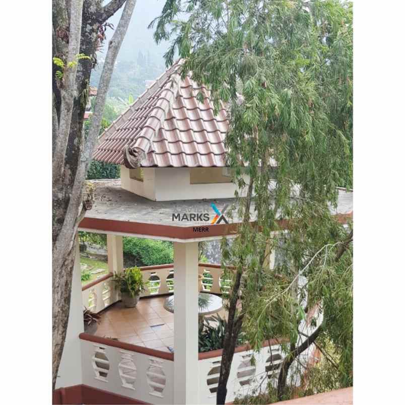 dijual villa vila bukit trawas