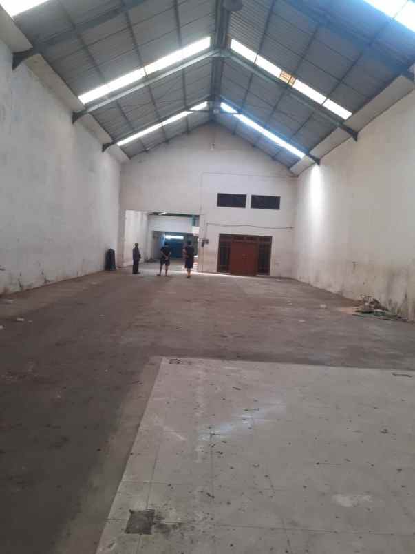 disewakan gudang di jombang