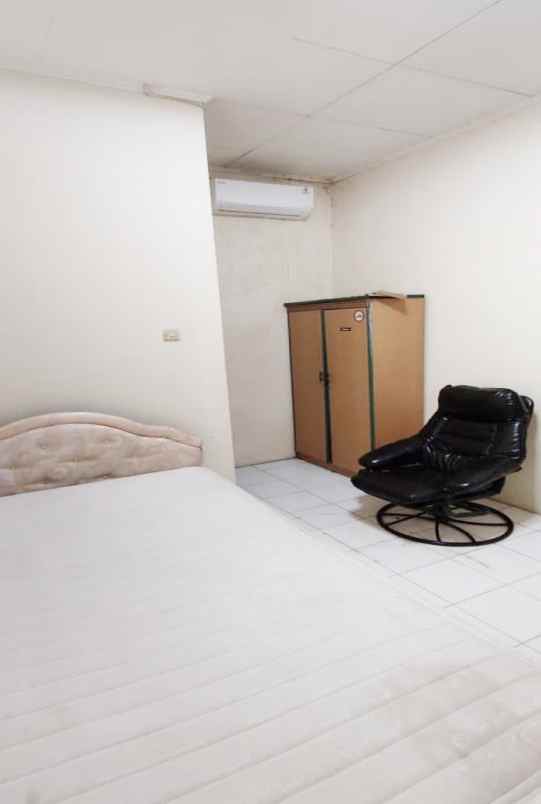 disewakan kost jl komplek departemen